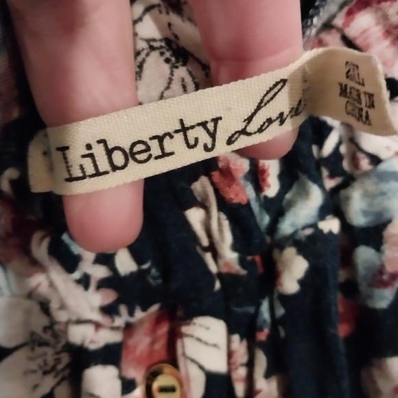 Plus size 3X off the shoulder floral knit top - Picture 5 of 5